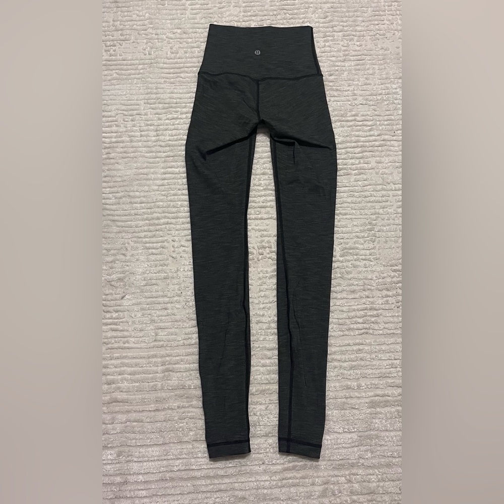 EUC dark grey heather Lululemon leggings size 2